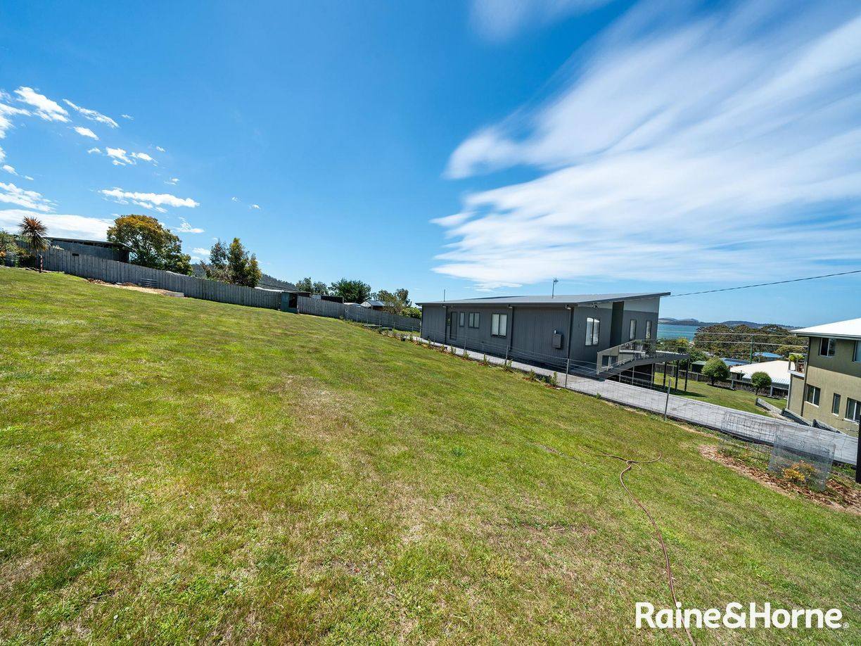 10 Sea View Crescent — photo 9 of 14