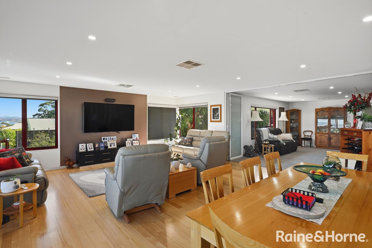 133 Lewisham Scenic Drive — photo 10 of 30