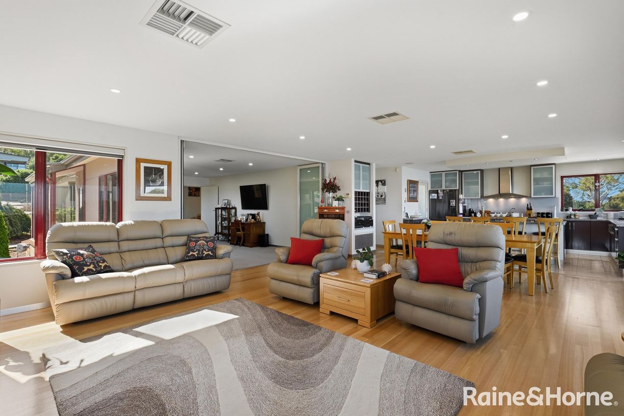 133 Lewisham Scenic Drive — photo 11 of 30