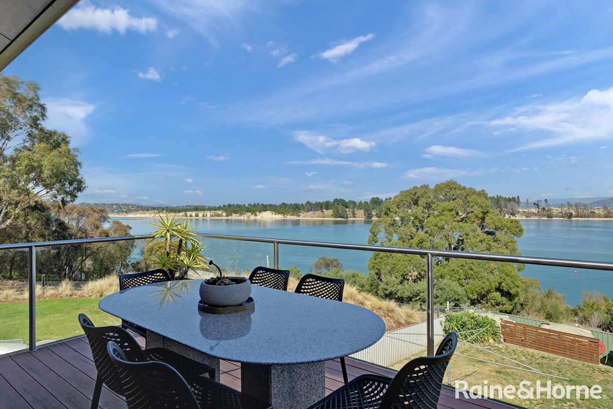 133 Lewisham Scenic Drive — photo 14 of 30