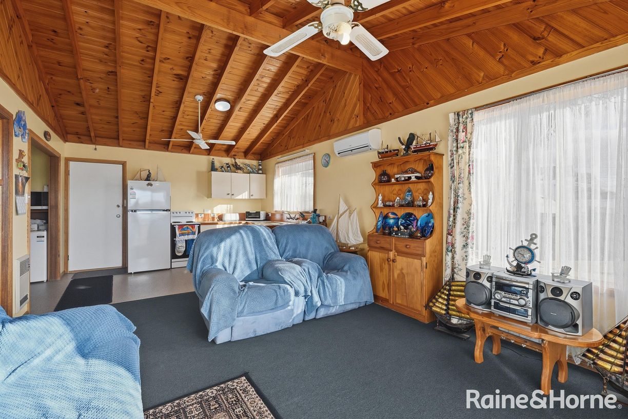 18 Little Falcon Street — photo 7 of 26