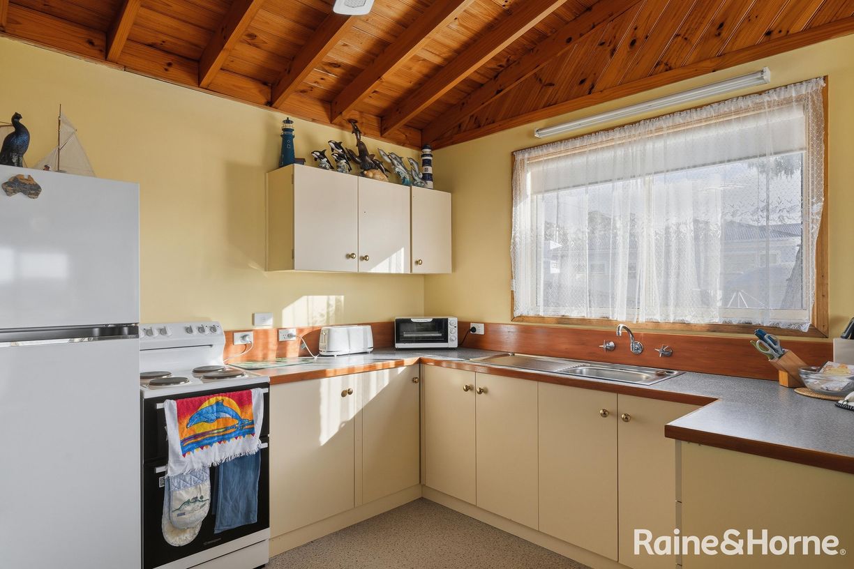 18 Little Falcon Street — photo 8 of 26