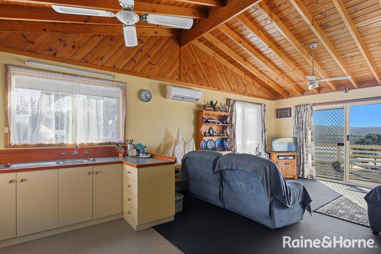 18 Little Falcon Street — photo 9 of 26
