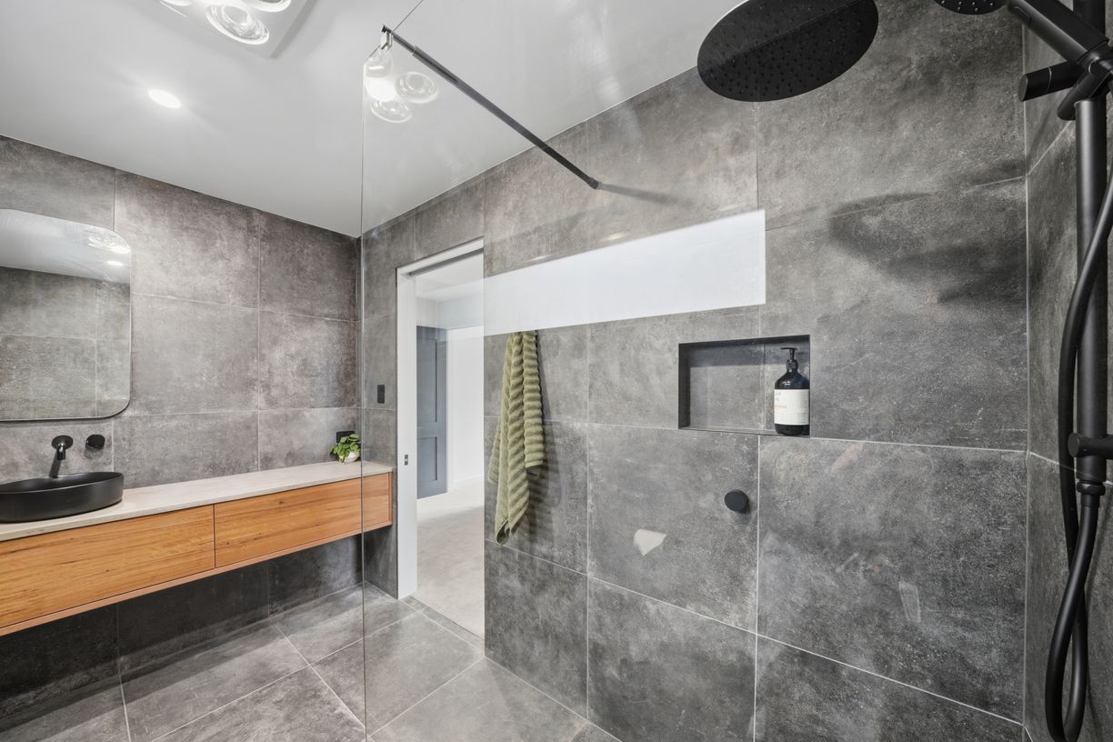 13 Russell Street — photo 16 of 30
