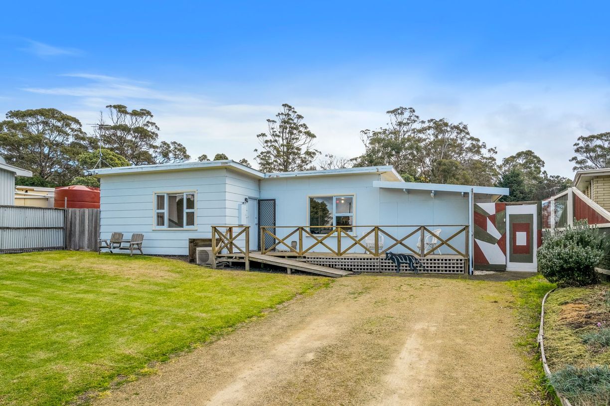 48 Susans Bay Road — photo from Raine & Horne Sorell
