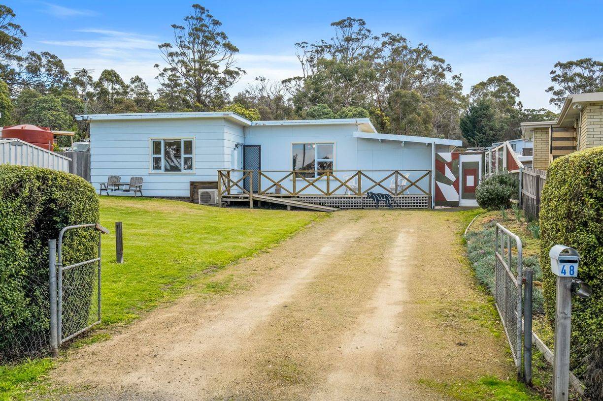 48 Susans Bay Road — photo 2 of 30
