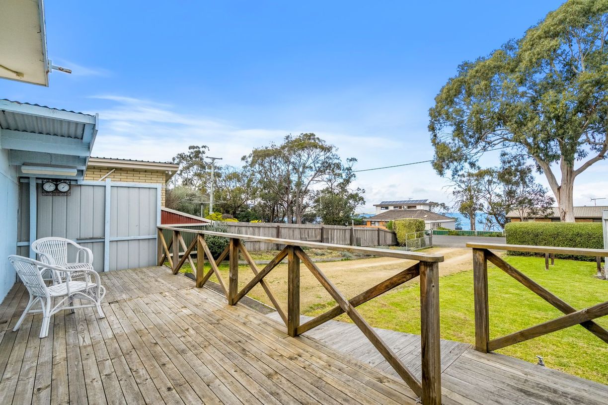 48 Susans Bay Road — photo 4 of 30