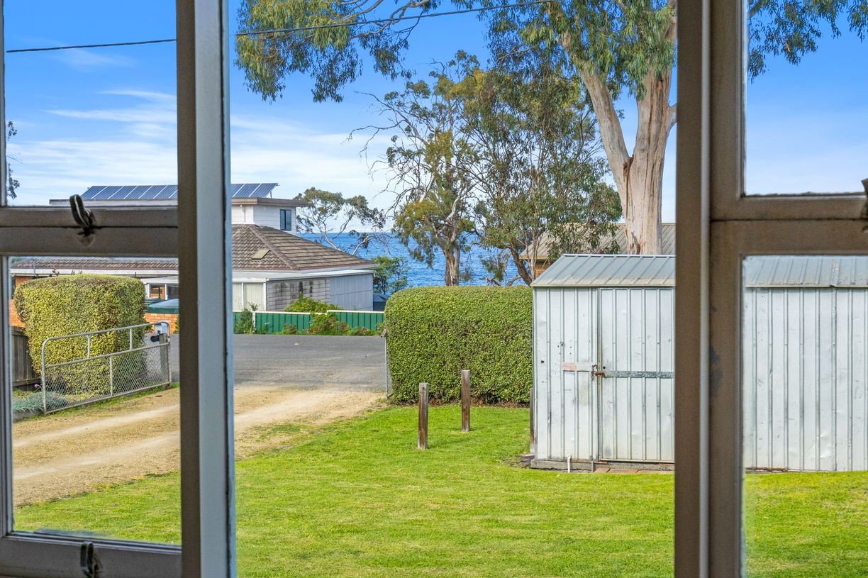 48 Susans Bay Road — photo 14 of 30