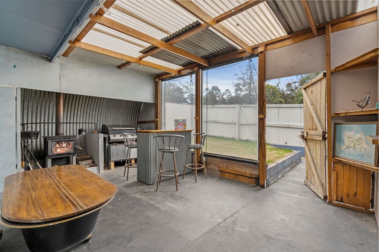 48 Susans Bay Road — photo 21 of 30