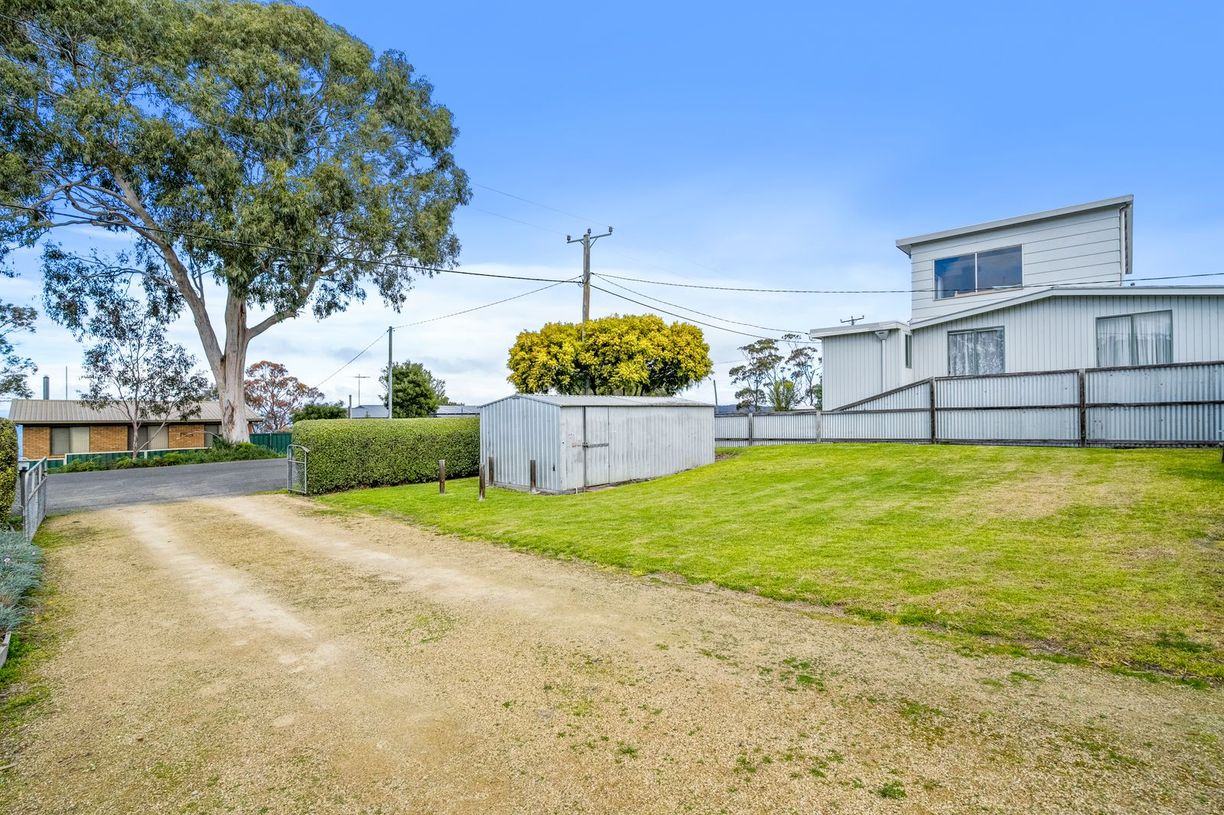 48 Susans Bay Road — photo 24 of 30