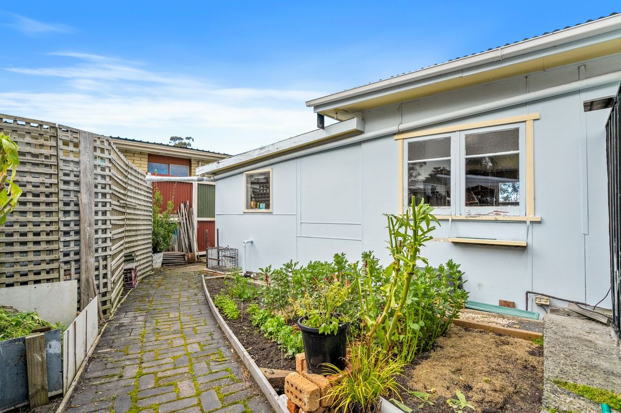 48 Susans Bay Road — photo 26 of 30