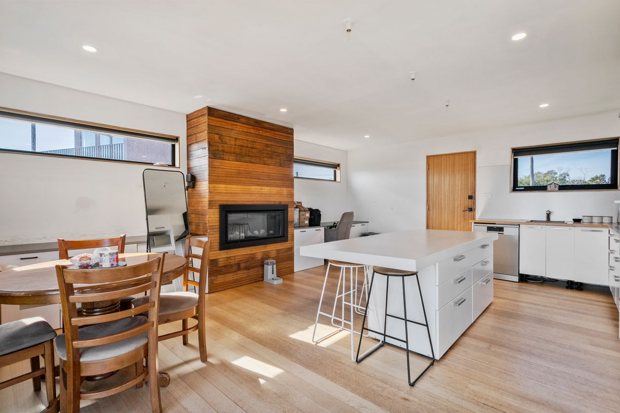 8 Linden Road — photo 11 of 30