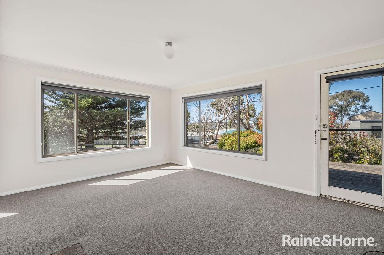 12 Falcon Street — photo 6 of 30