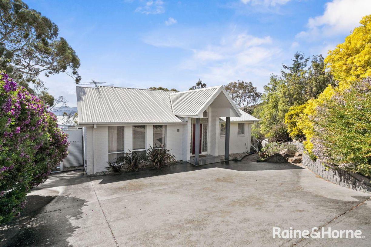 49 Invercargill Road — photo from Raine & Horne Sorell