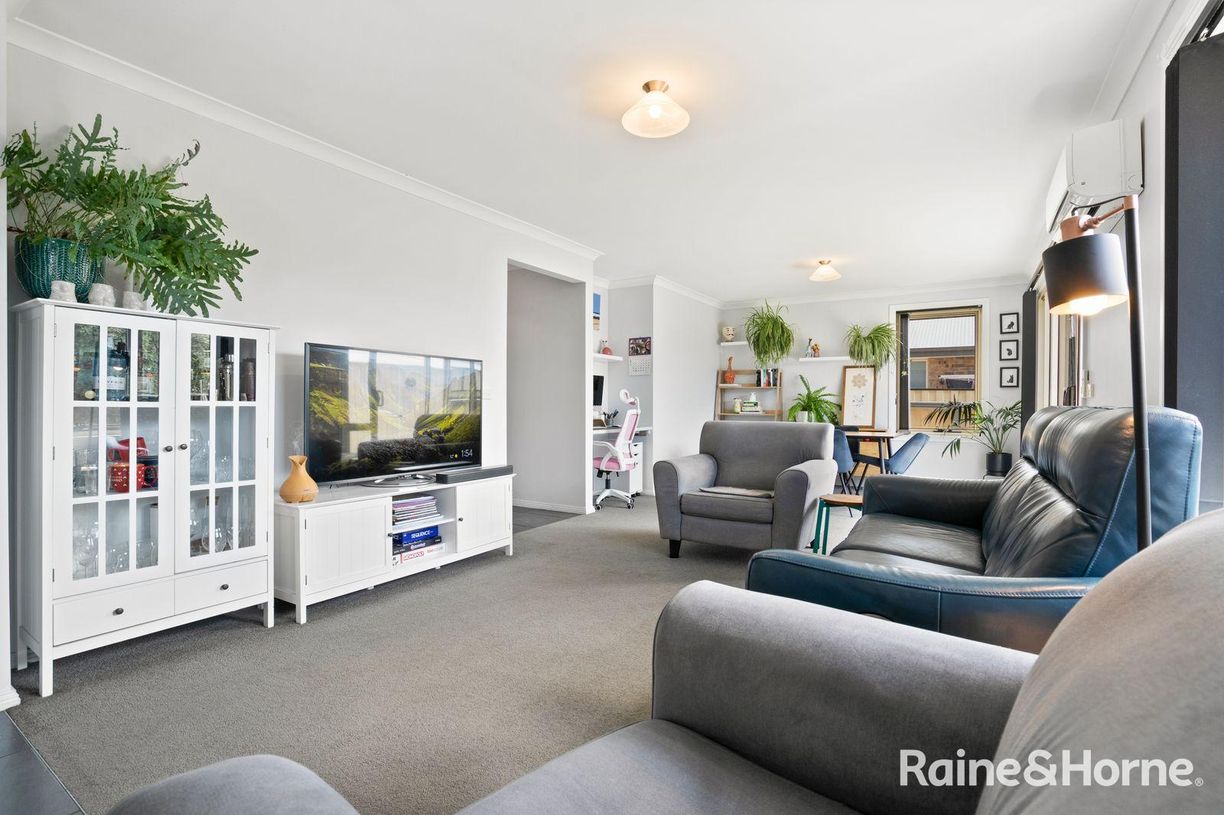 2/32 Henry Street — photo 3 of 22