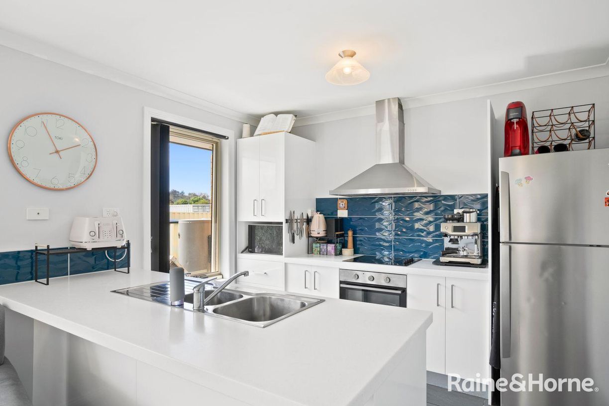 2/32 Henry Street — photo 2 of 22