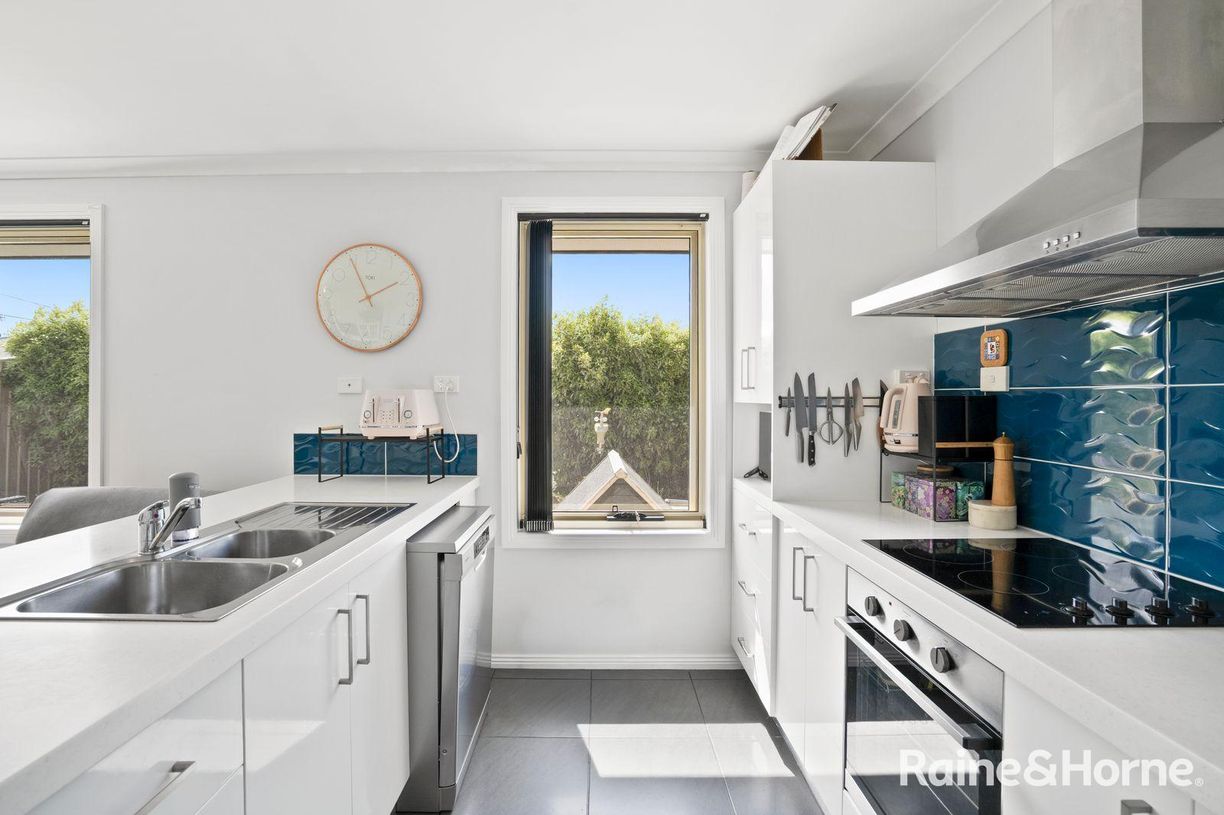 2/32 Henry Street — photo 9 of 22