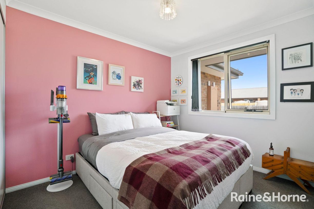 2/32 Henry Street — photo 13 of 22