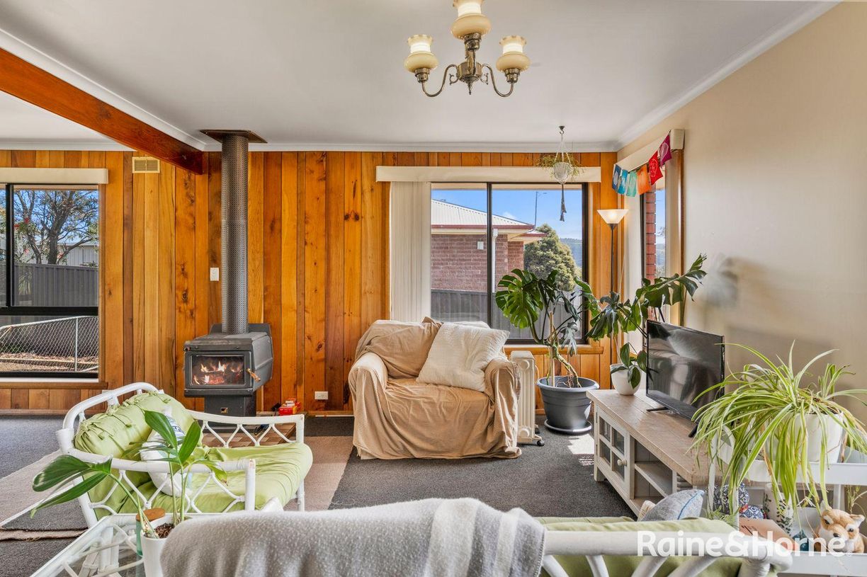 24 Roberts Street — photo 6 of 30