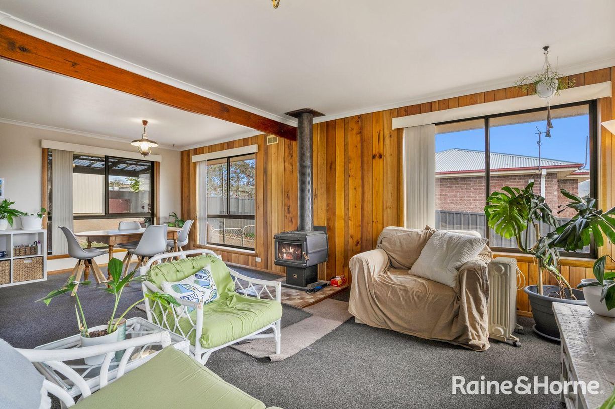24 Roberts Street — photo 8 of 30
