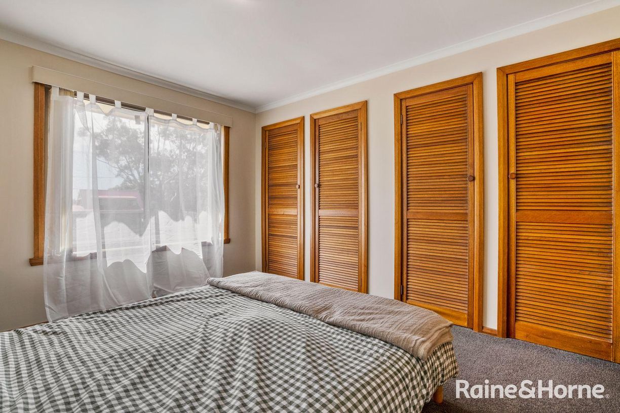 24 Roberts Street — photo 14 of 30