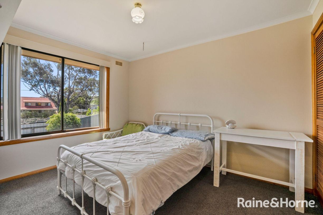 24 Roberts Street — photo 15 of 30