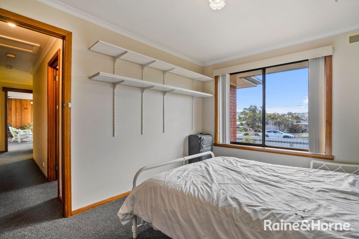 24 Roberts Street — photo 16 of 30