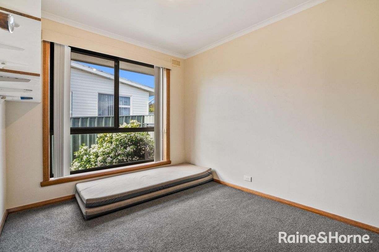 24 Roberts Street — photo 17 of 30