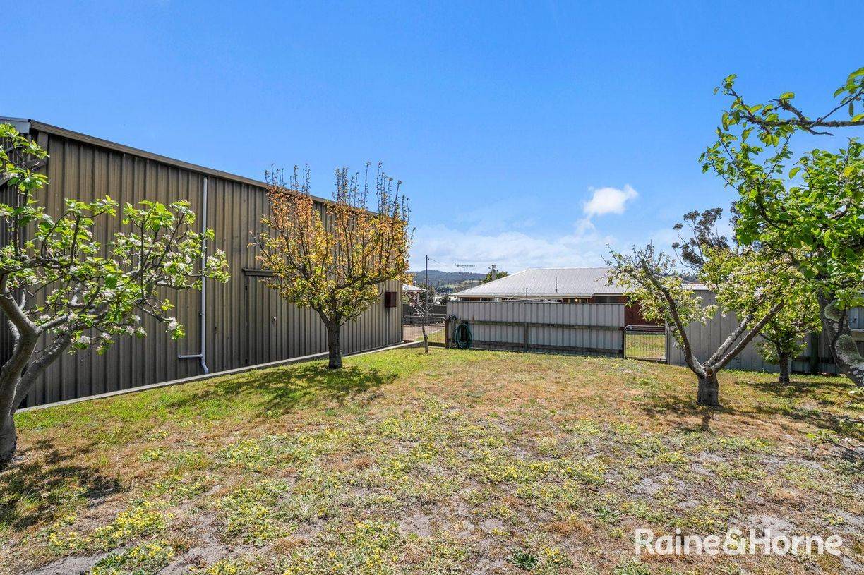 24 Roberts Street — photo 28 of 30