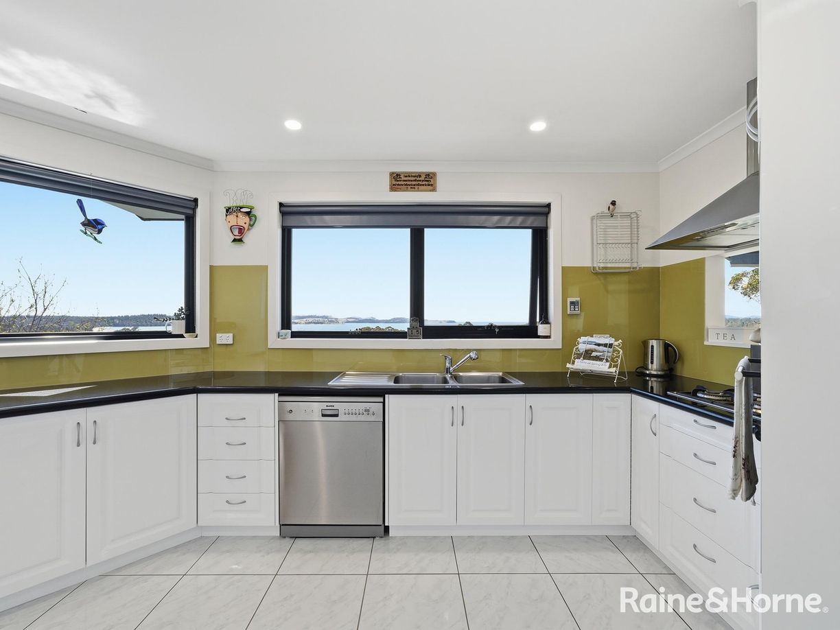 5 Sea View Crescent — photo 3 of 30