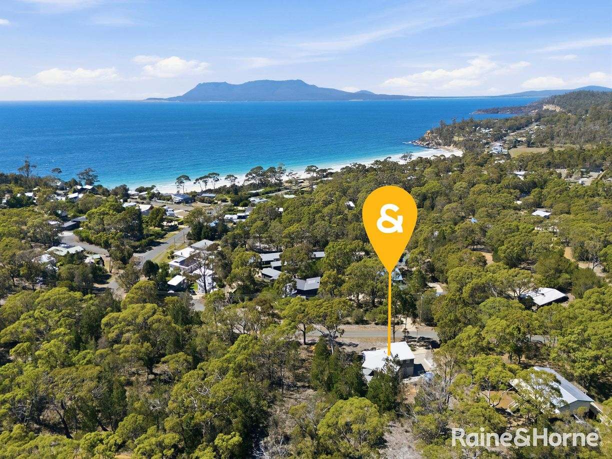 10a Happy Valley Road — photo from Raine & Horne Sorell