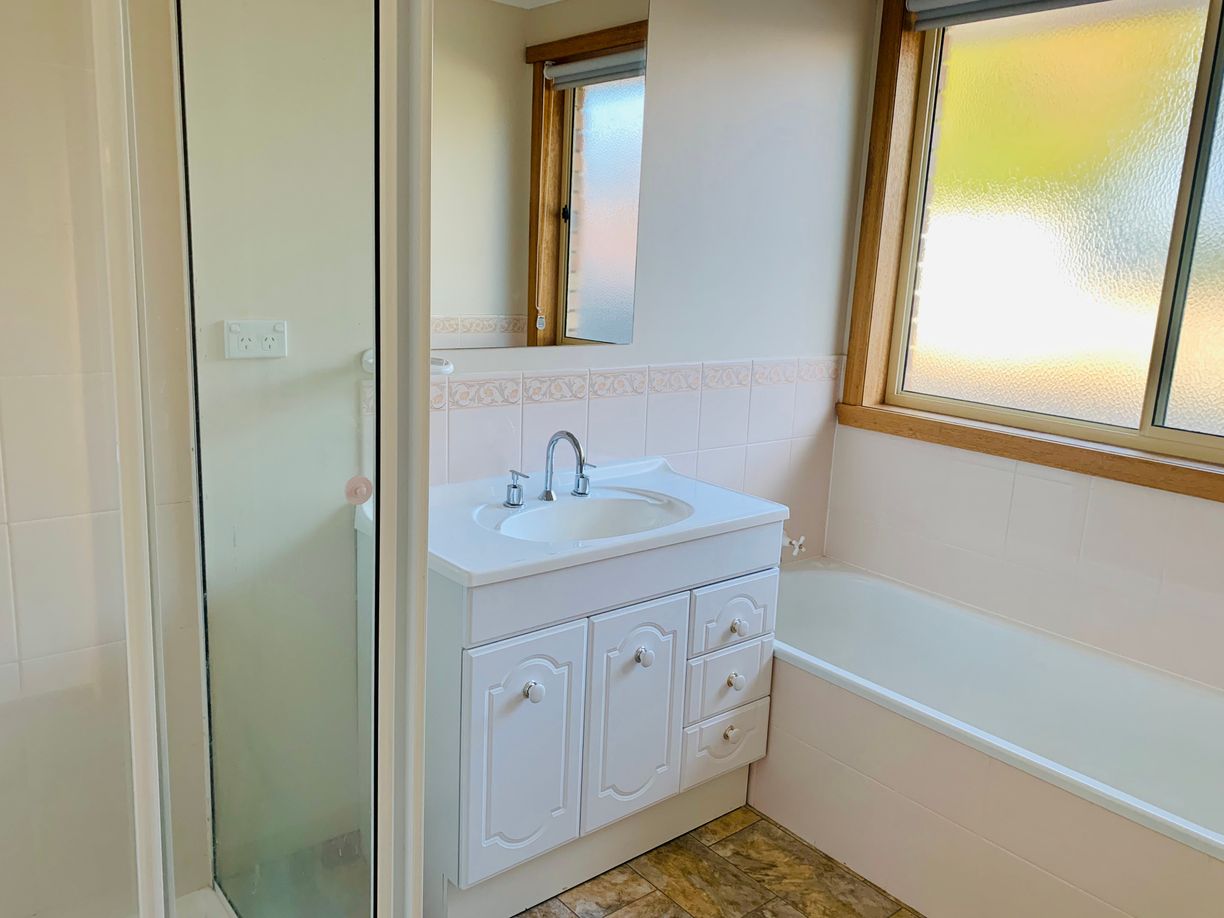 2/19 Weston Hill Road — photo 9 of 12