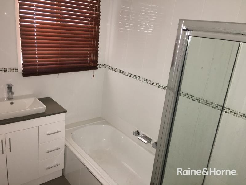 6 Mirra St — photo 3 of 7