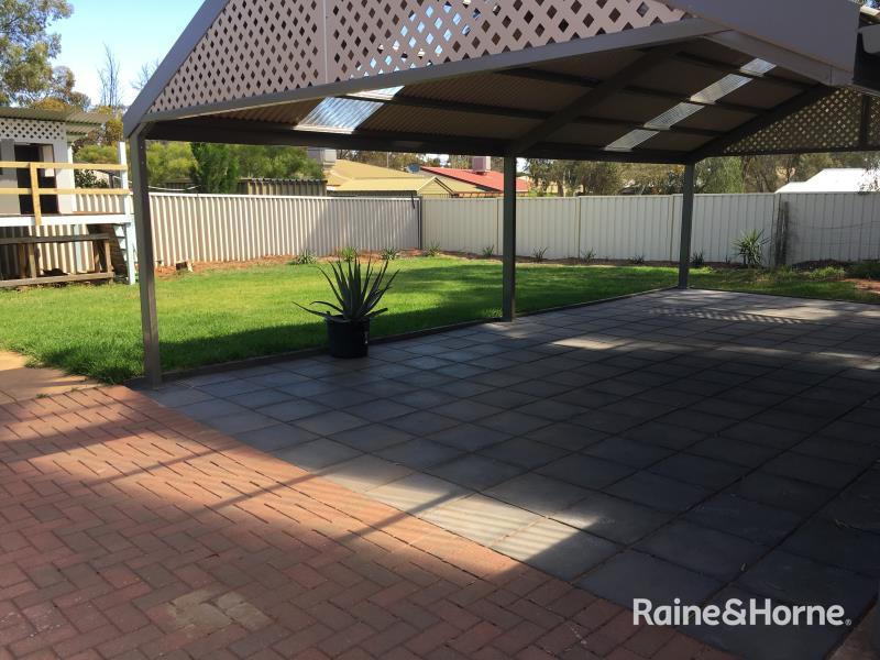 6 Mirra St — photo 5 of 7