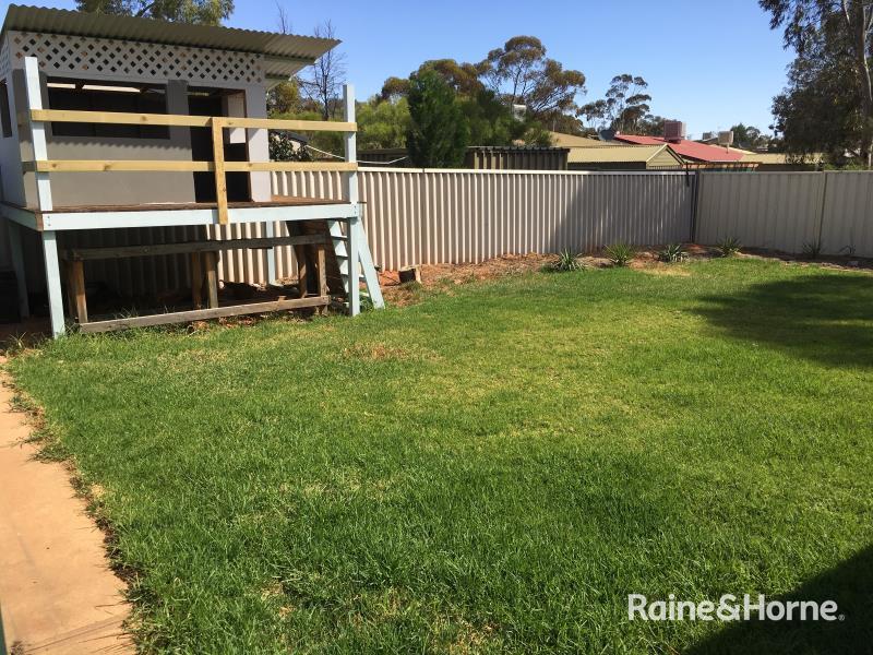 6 Mirra St — photo 6 of 7