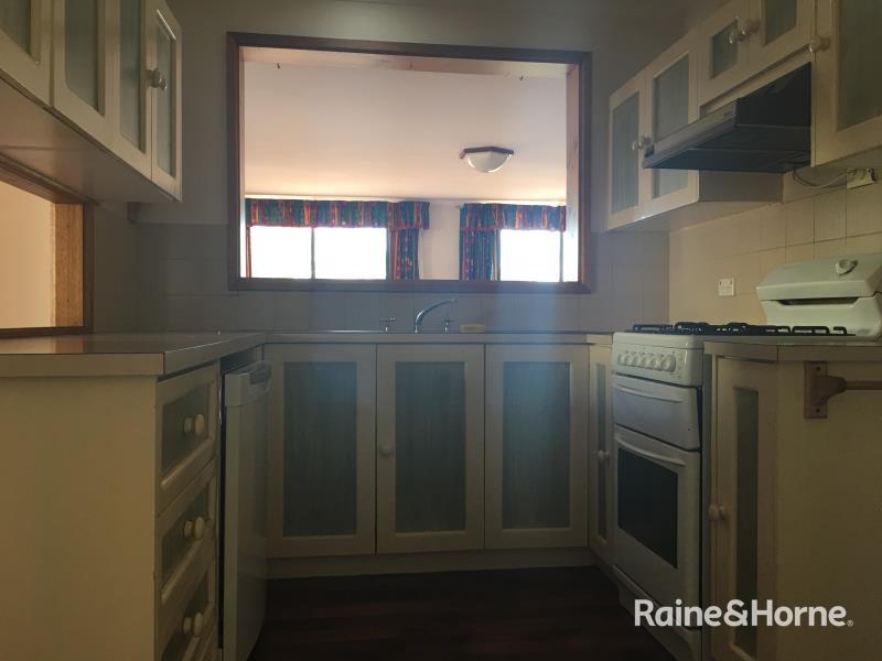 12 Mulgaria Crescent — photo 3 of 14