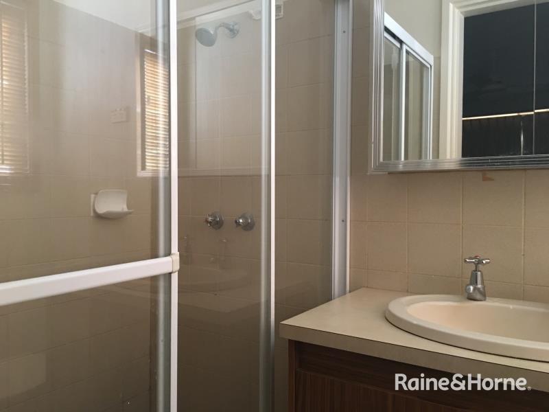 12 Mulgaria Crescent — photo 7 of 14