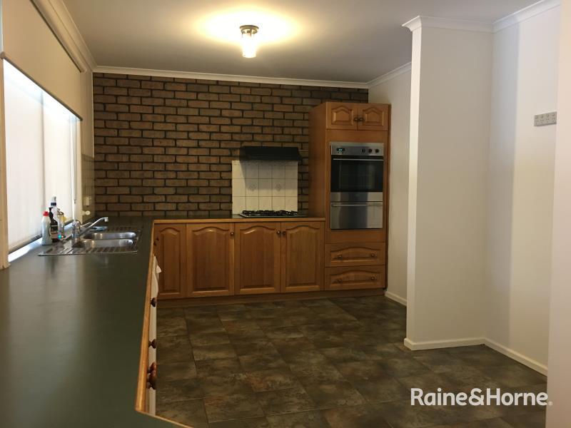 2a Emeroo Court — photo 5 of 7