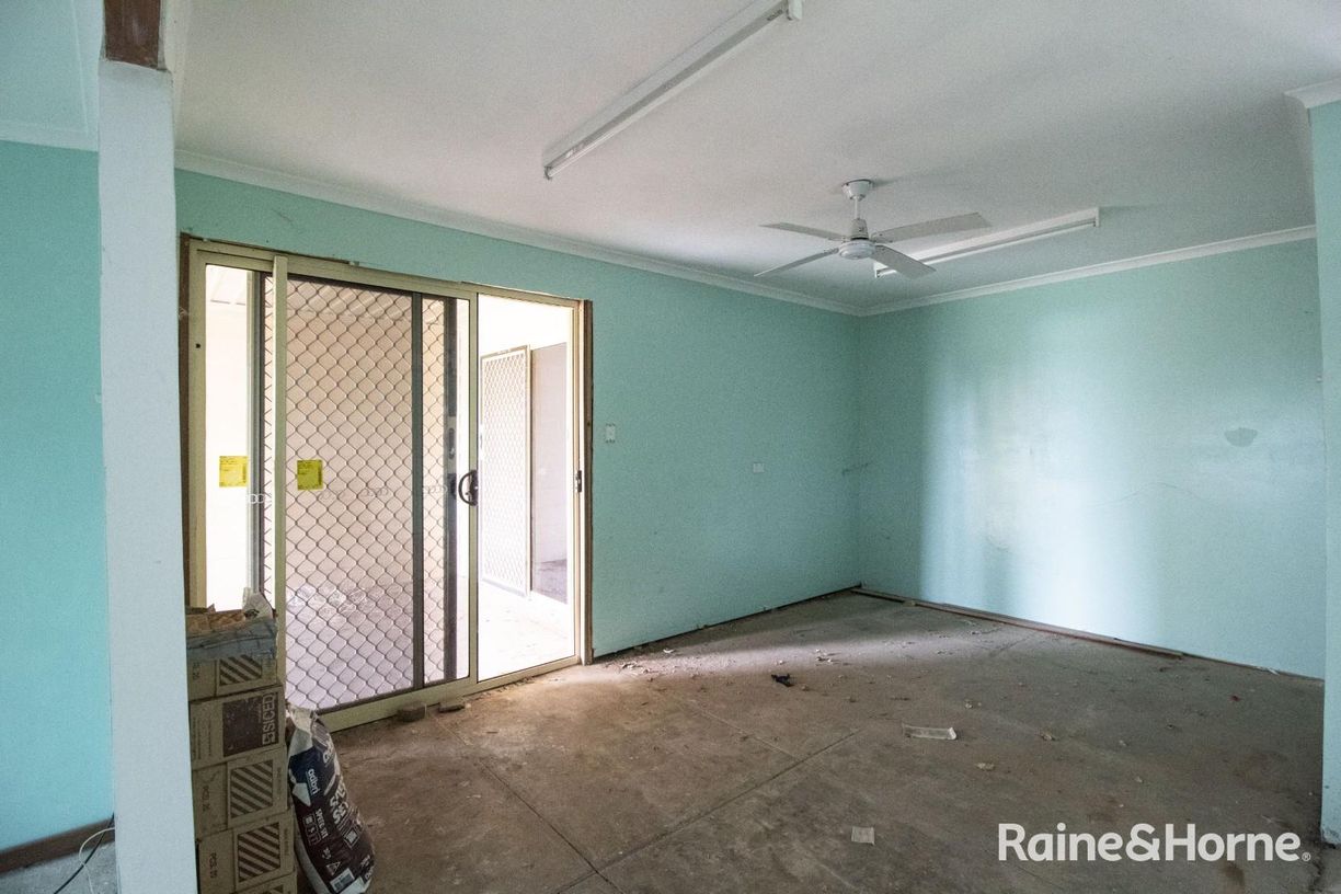 56A and 56B Tassie Street — photo 13 of 19