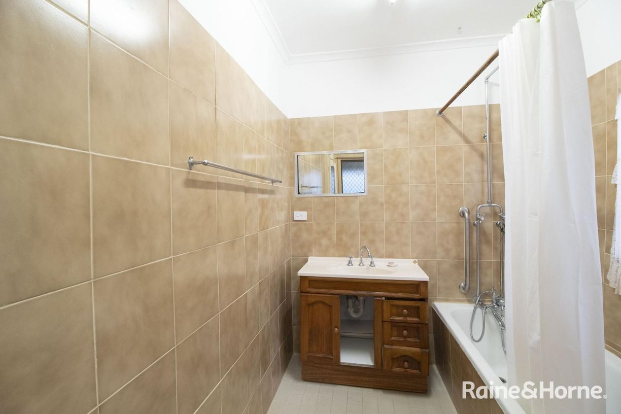 56A and 56B Tassie Street — photo 8 of 19
