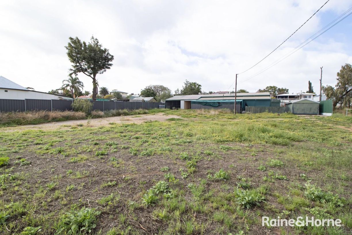 56A and 56B Tassie Street — photo 16 of 19