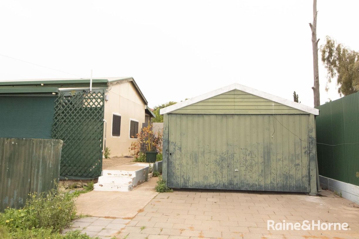 56A and 56B Tassie Street — photo 10 of 19