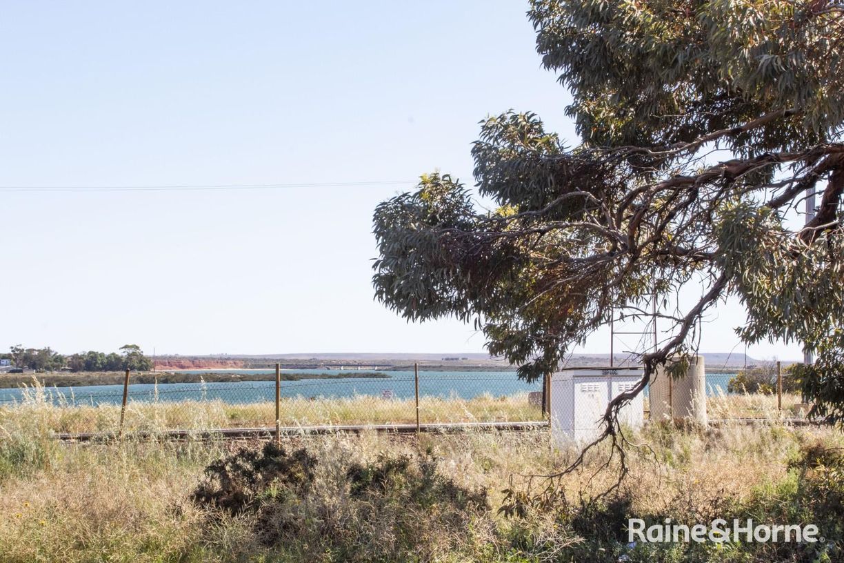 56A and 56B Tassie Street — photo 18 of 19