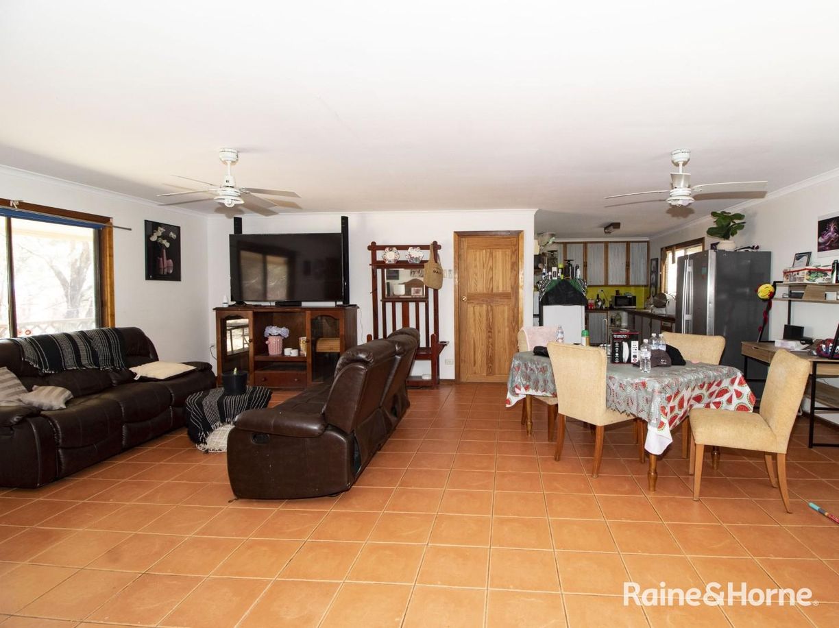 10 Herbert Street — photo 3 of 14