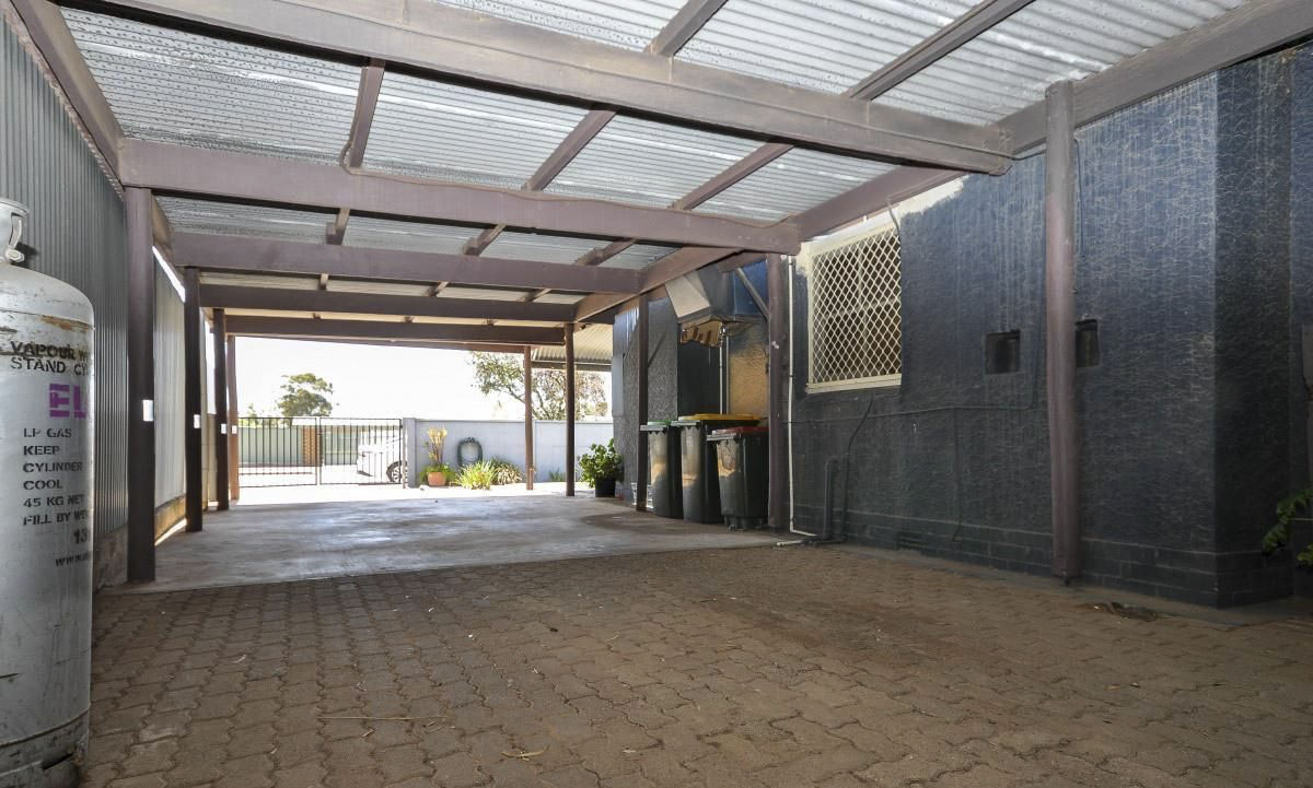 3 Moyes Street — photo 12 of 14