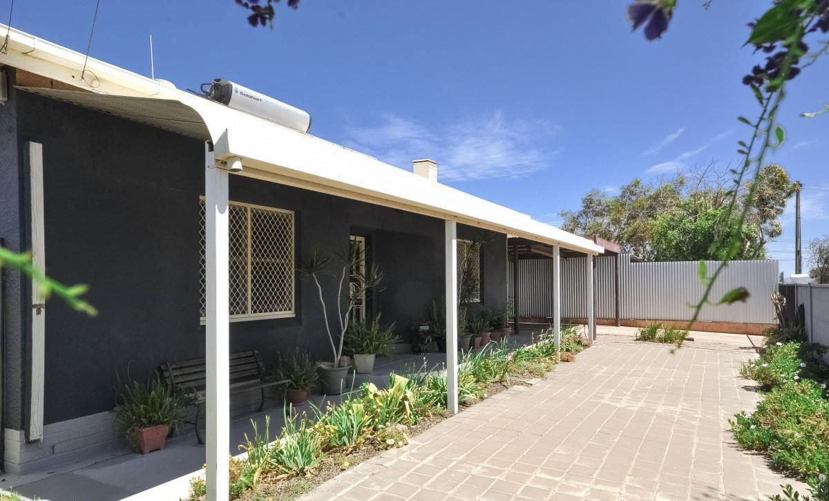 3 Moyes Street — photo from Raine & Horne Port Augusta RLA 216874