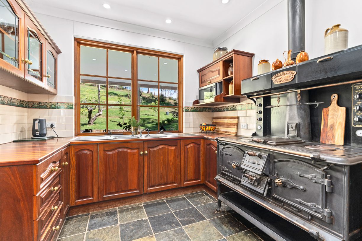 40 Farnham Road — photo 10 of 29