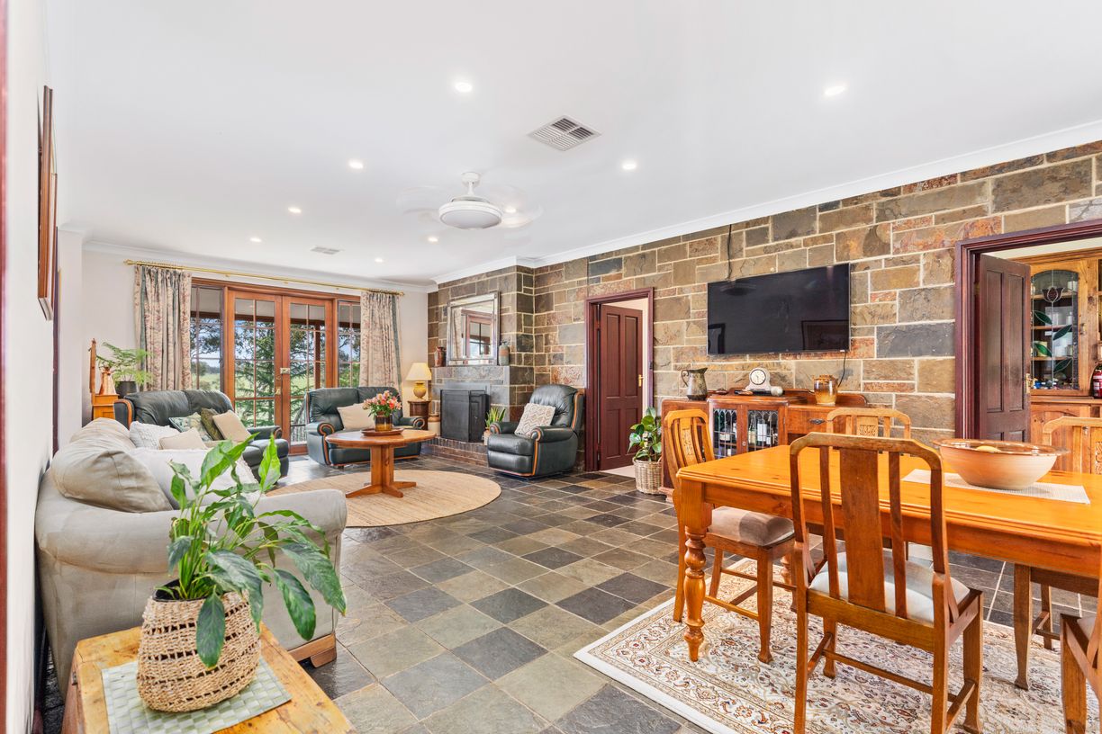 40 Farnham Road — photo 18 of 29