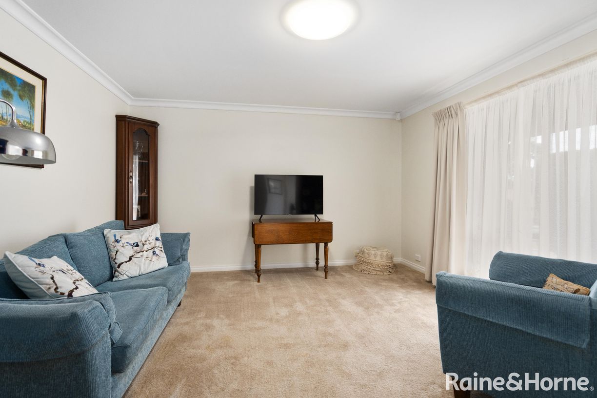 5 Fairweather Drive — photo 8 of 25