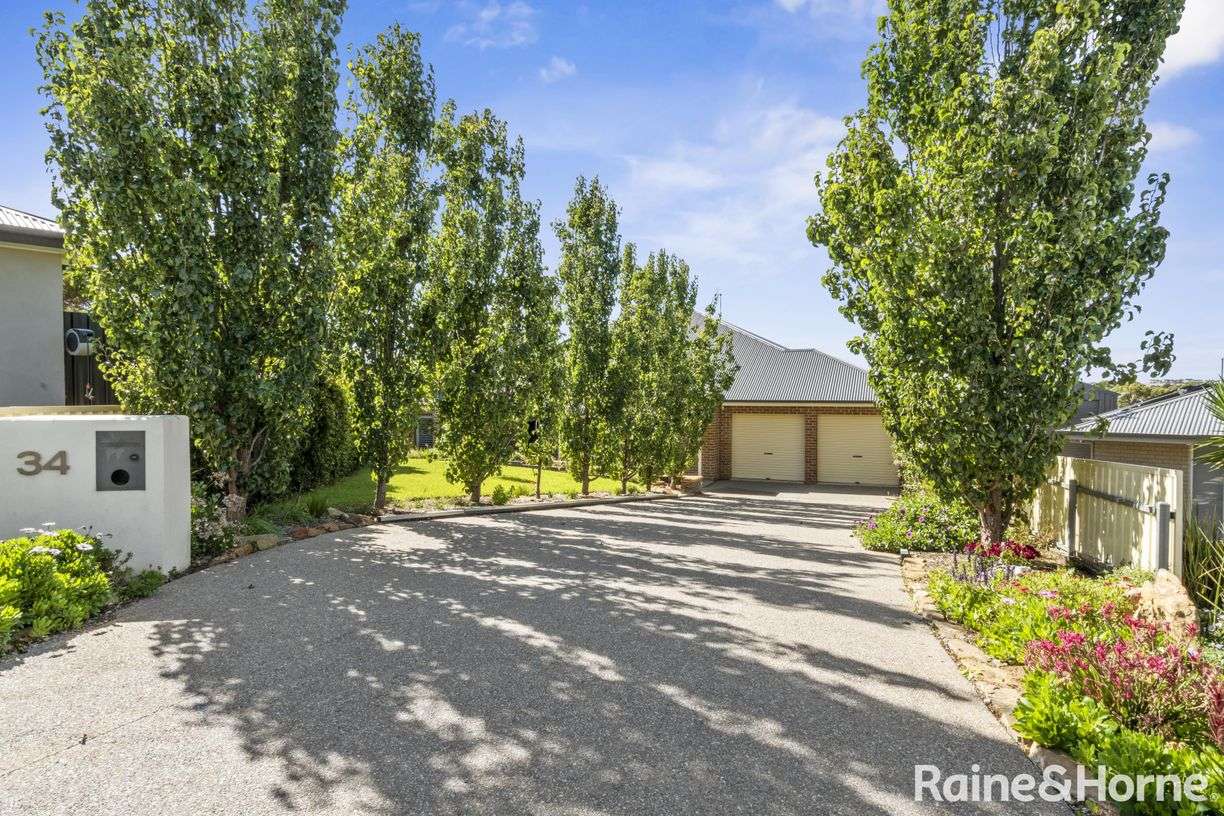 34 Bateman Street — photo 2 of 30
